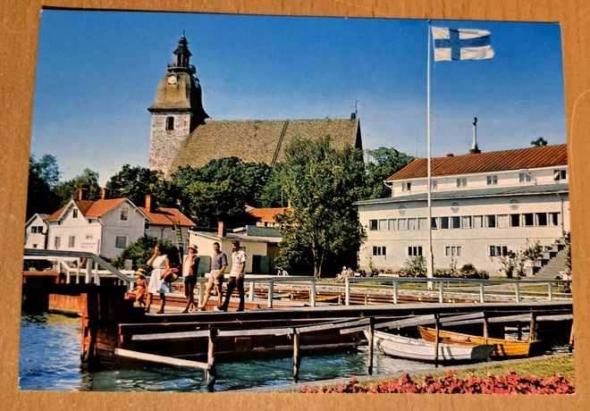 Naantali, Veneranta, taustalla luostarikirkko, kulkematon