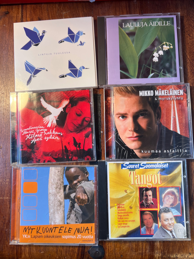 Cd-levyjä 60 kpl. kotimaista musiikkia