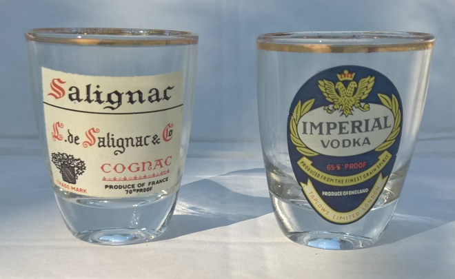 SNAPSILASI KAKSI KAPPALETTA SALIGNAC JA IMPERIAL VODKA