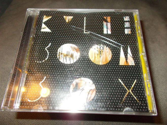 CD KYLIE ** BOOMBOX ** THE REMIX ALBUM