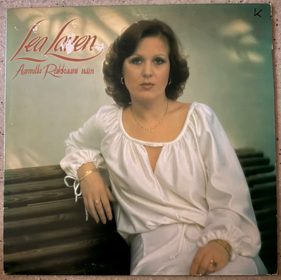 [LP] LEA LAVEN: AAMULLA RAKKAANI NÄIN