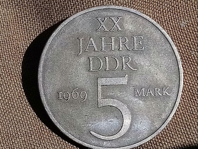 DDR- 20 Jahre, 1969,  5 Markkaa. Juhlakolikko