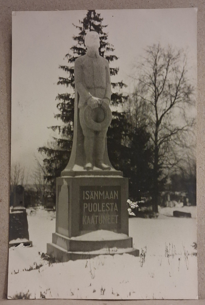 Ilmajoki: 1928 Sankaripatsas *** (646)