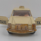 Mercedes Benz 240D "Taxi" Corgi Englanti 12,5 cm 70-luku? - pikkukuva 3