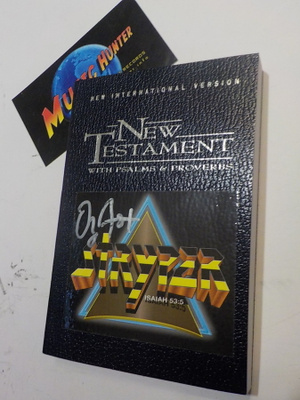 UUSI TESTAMENTTI OZ FOXIN ( STRYPER ) NIMMARILLA