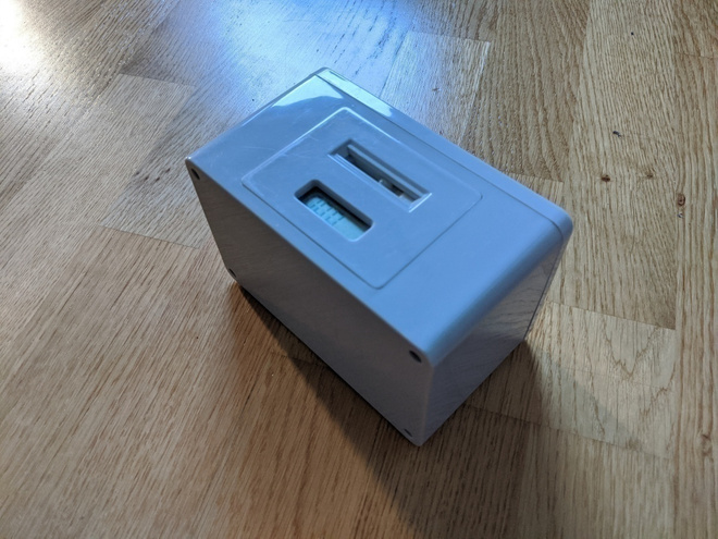 Lapselle kassakaappi / säästöpossu, laske kolikkojen arvo