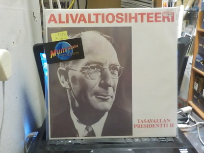 ALIVALTIOSIHTEERI - TASAVALLAN PRESIDENTTI II LP M-/M-