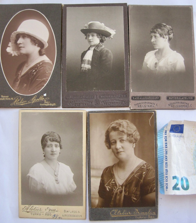 4 CDV Valokuvaa Sama Rouva Eri Iässä UPEA Hattu ym alk 1900-