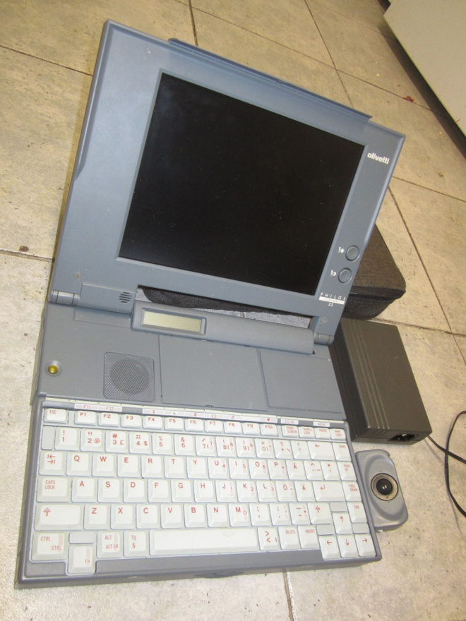 olivetti philos 22 vanha vintage läppäri v 1994