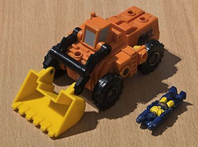 Transformers G1 SCOOP (Targetmasters) 1988