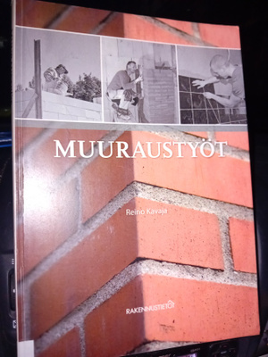 Kavaja : Muuraustyöt  ( SIS POSTIKULU  )