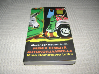 McCall Smith Pieniä ihmeitä autokorjaamolla -pok