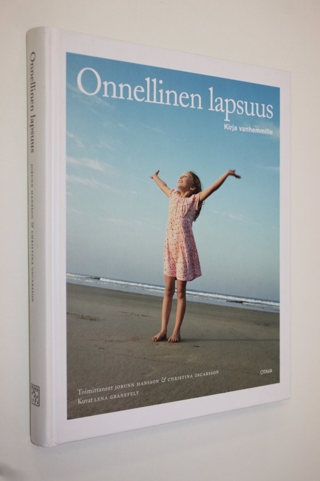 Jorunn ym. (toim.) Hansson : Onnellinen lapsuus
