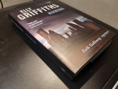 Elly Griffiths : KIVIKEHÄ