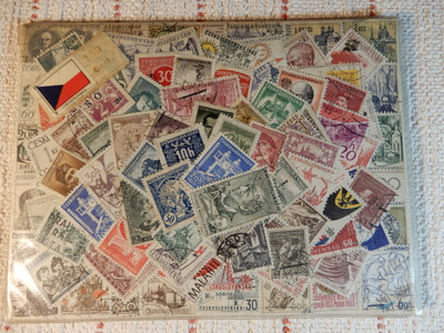150 POSTIMERKKIÄ TSEKKOSLOVAKIASTA