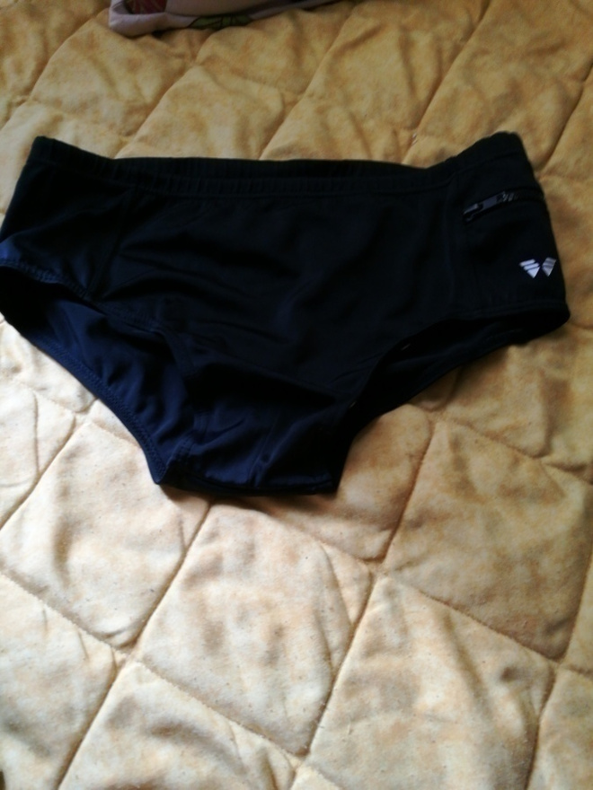 Finnwear- Uimahousut koko L mustat pikkutaskulla