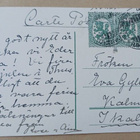 Lapset viemässä lintulaudalle jyviä ja syötävää, p .1915 - pikkukuva 2