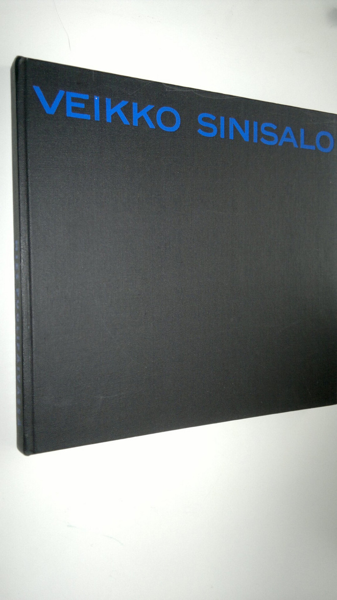 Veikko Sinisalo : Mies puolipäivässä
