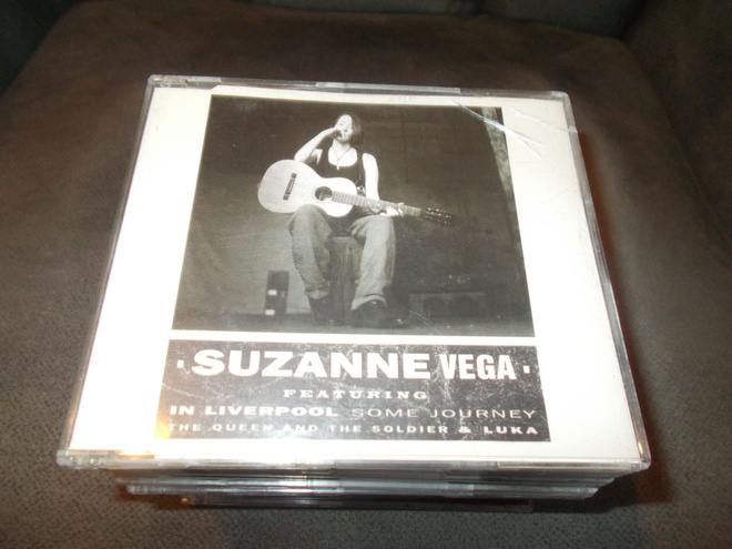 CDM SUZANNE VEGA ** IN LIVERPOOL **