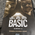 Basic (John Travolta) - pikkukuva 1