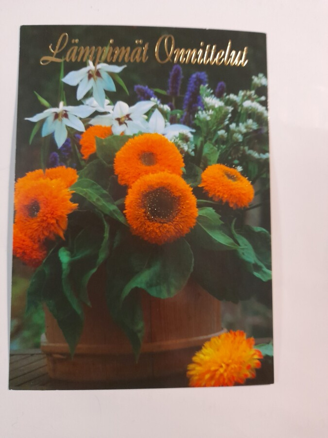 Lämpimät Onnittelut! oranssit kukat