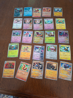 Pokemon kortit 25 kpl