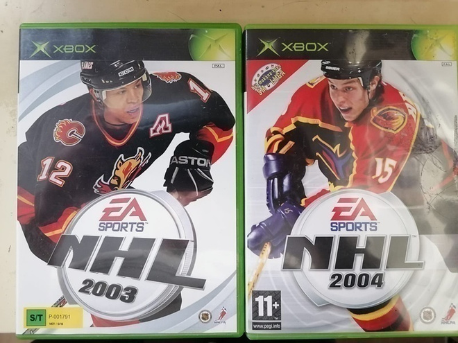 EA Sports NHL 2003 ja NHL 2004 (Microsoft Xbox -pelit)