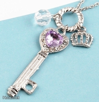 706 .. Fashion Amethyst Silver Kaunis Avain .. Kaulakoru