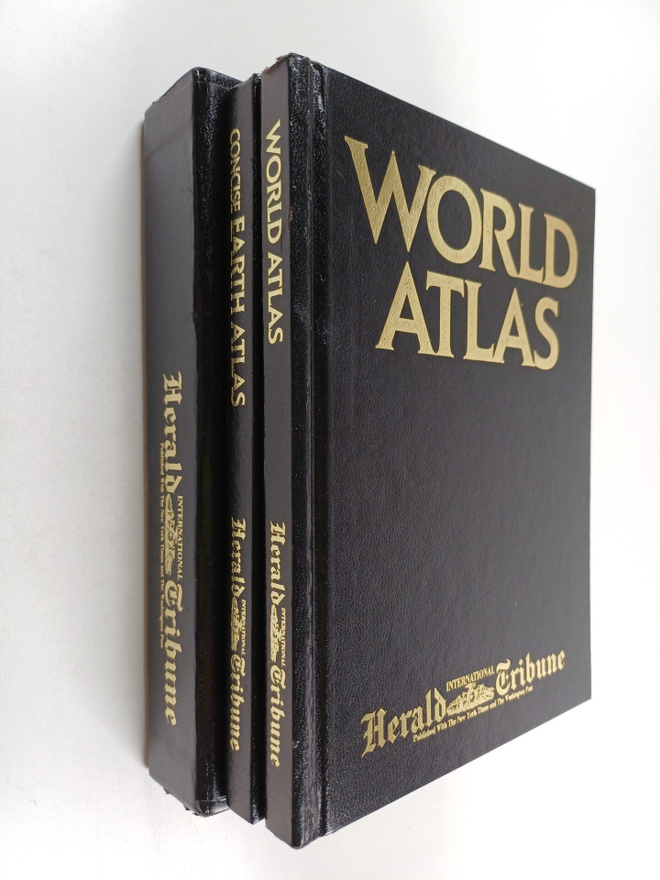 World atlas ; Concise earth atlas (+ kotelo)