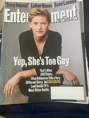 Entertainment Weekly 531 (1998) gay-teema + leikkeitä