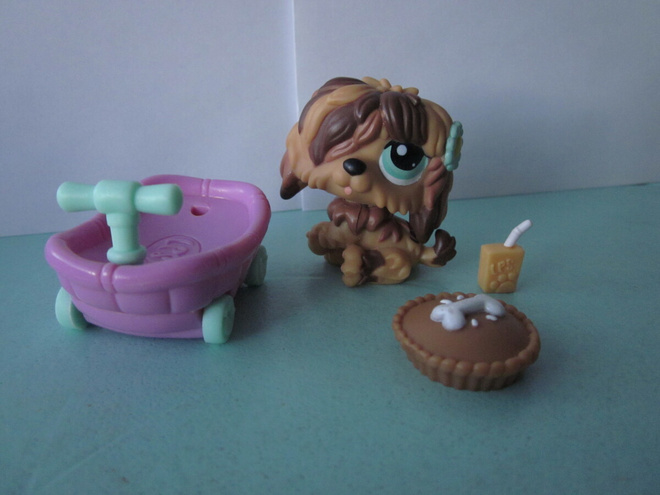 Littlest Pet Shop figuuri, koira+ tarvikkeet