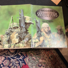 Modern SMALL ARMS hyvä opus kiinnostuneille - pikkukuva 2
