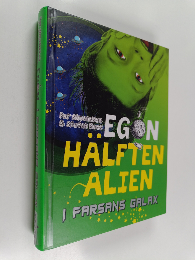 Per Simonsson : Egon hälften alien I farsans galax