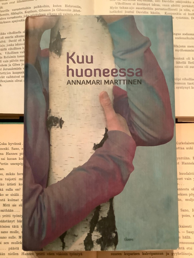 Annamari Marttinen - Kuu huoneessa (sid.)