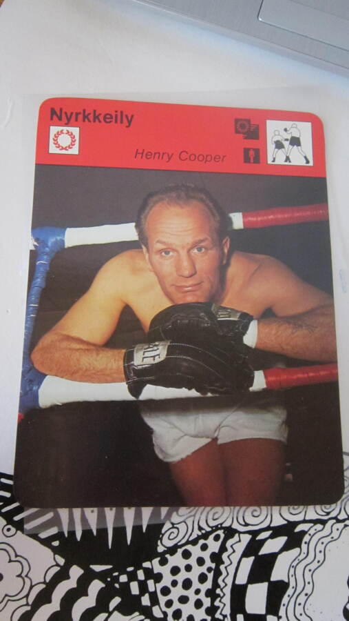 Concert Hall nyrkkeily Henry Cooper 19-441