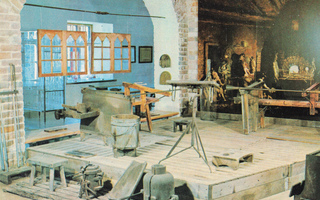 Sisäkuva Prykäri-lasimuseosta   -   Nuutajärven Lasi-Urjala