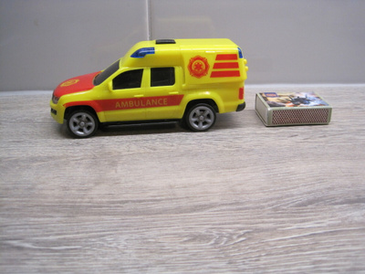 AMBULANSSI AUTO, DICKIE TOYS GERMANY, CHINA