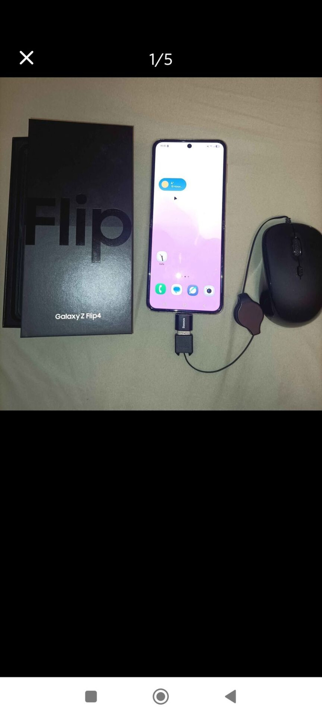 Näyttövikainen Samsung Galaxy z flip 4 +tarvikkeet