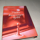 Elizabeth Strout Pikkukaupungin tyttö -sid - pikkukuva 1