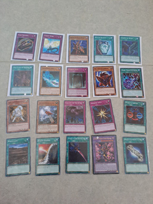 20 kpl Yu-Gi-Oh kortteja