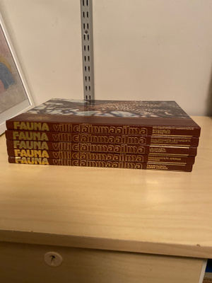 Fauna Villi eläinmaailma -kirjoja