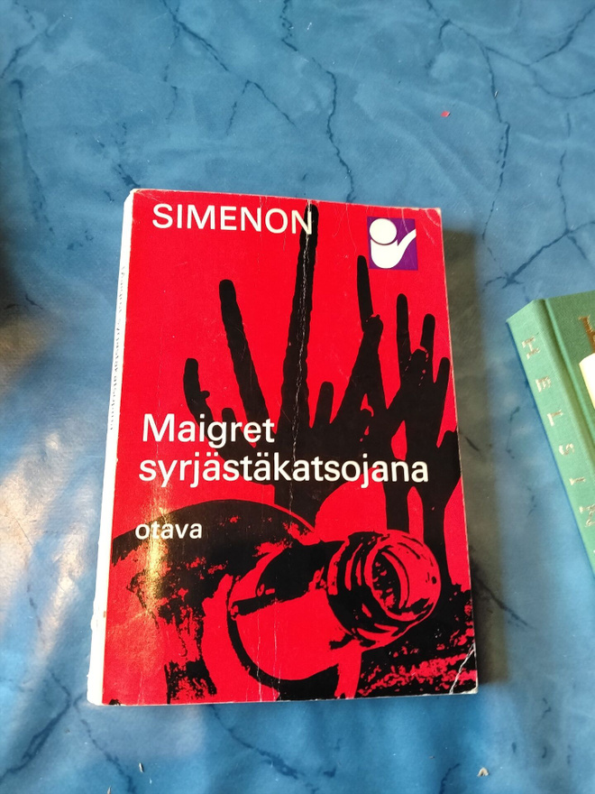 simenon maigret syrjästäkatsojana