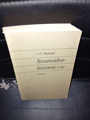 J. O. Hannula : Sotataidon historia I-III ( SIS POSTIKULU )