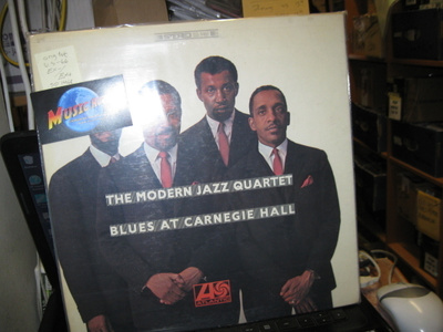 MODERN JAZZ QUARTET - BLUES.. LP US-66 EX-/EX+