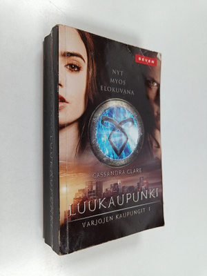 Cassandra Clare : Luukaupunki
