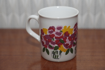 Marimekko Made in England Muki Kukkakuvio Kukkakimppu