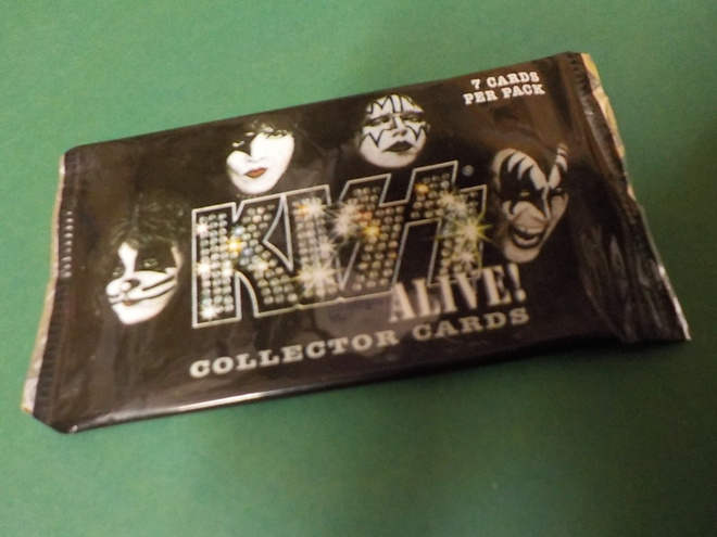KISS ALIVE! KERÄILYKORTIT VUODELTA 2003