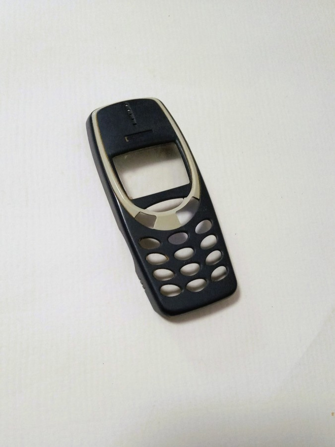 Nokia 3310 klassikko puhelimen  Etukuori