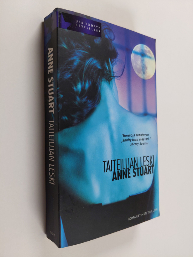 Anne Stuart : Taiteilijan leski : romanttinen trilleri