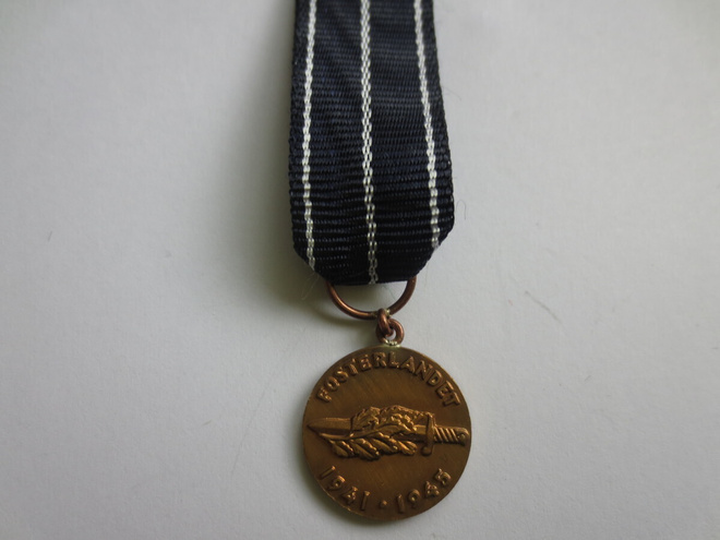 Jatkosodan  Mini  mitali    Ruotsinkielinen
